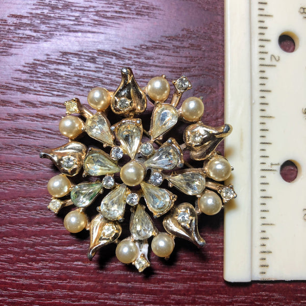 Vintage Jeweled Brooch Pin Clear Rhinestones Simulated Pearls